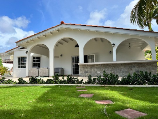 Janwe - Family home in Orange Estate