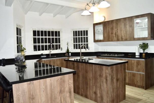 Janwe - Family home in Orange Estate