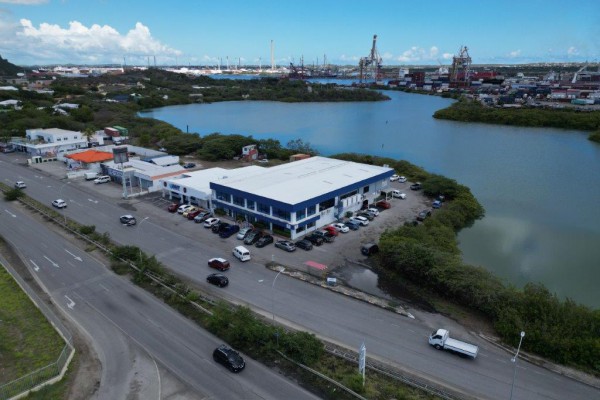 Saliña - Investeringskans voor eersteklas bedrijfspand op Curaçao