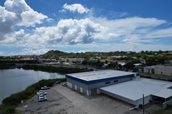 Saliña - Investeringskans voor eersteklas bedrijfspand op Curaçao