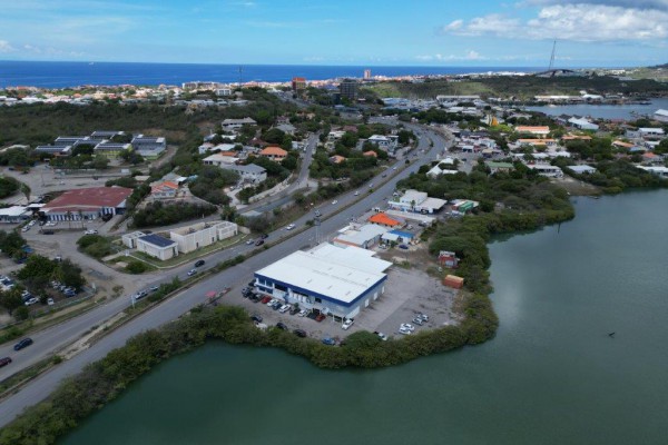Saliña - Investeringskans voor eersteklas bedrijfspand op Curaçao