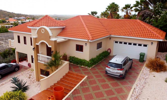 Jan Sofat - Family home for rent in gated resort with roof terrace