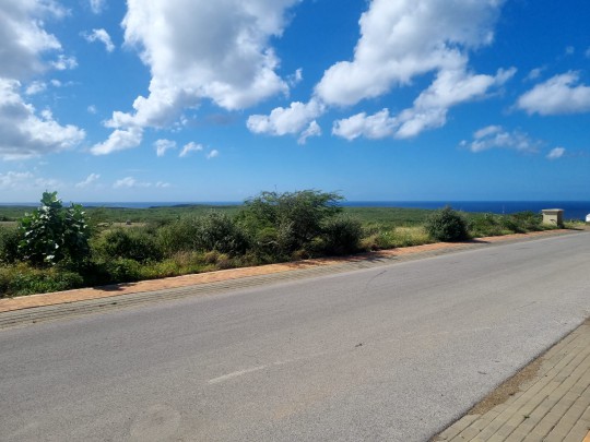 Harmonie - Beautiful spacious lot with ocean view on the O section 