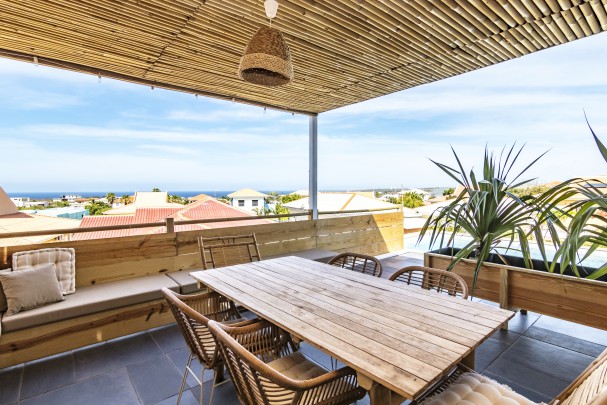 Grote Berg - Charming, modern house with sea view and apartment.