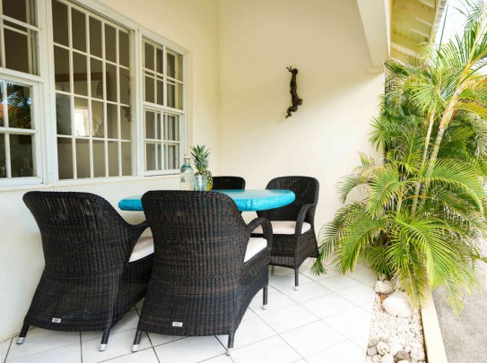 Large, centrally located vacation resort with private living residence