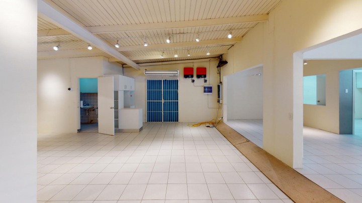 Santa Maria - Retail and warehouse space with many possibilities