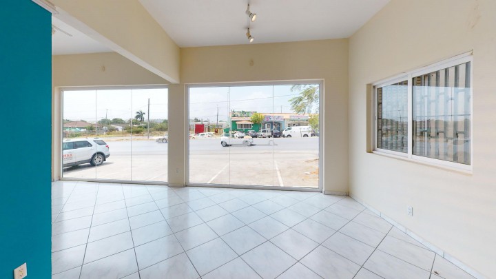 Santa Maria - Retail and warehouse space with many possibilities
