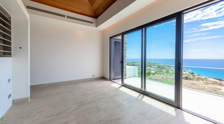 The Ridge - Breathtaking 3-bed oceanfront penthouse with private pool