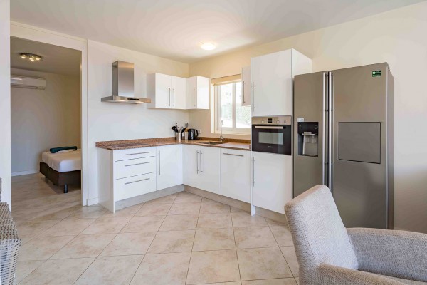 Royal Palm Resort - Luxurious 1 bedroom apartment with private terrace