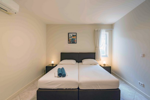 Royal Palm Resort - Luxurious 1 bedroom apartment with private terrace