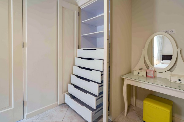 Royal Palm Resort - Luxurious 1 bedroom apartment with private terrace