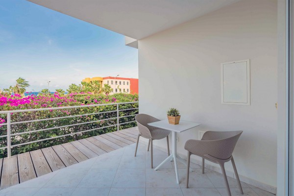 Royal Palm Resort - Luxurious 1 bedroom apartment with private terrace
