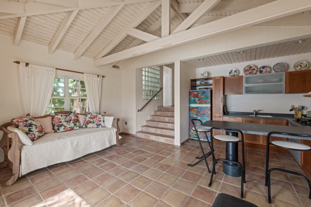 Characteristic Tropical Home on the Spanish Water – Jan Sofat