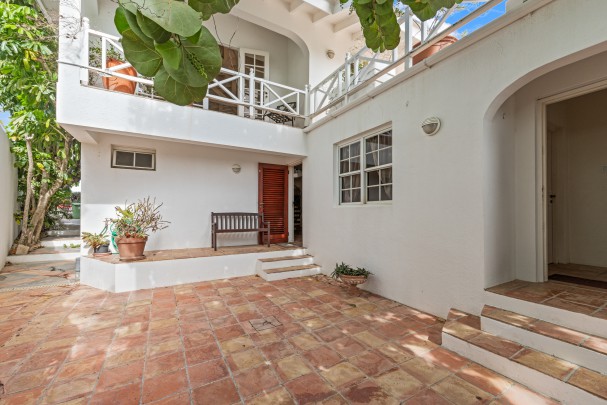 Characteristic Tropical Home on the Spanish Water – Jan Sofat