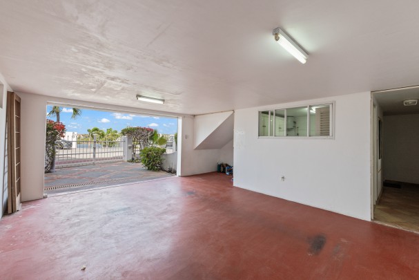 Characteristic Tropical Home on the Spanish Water – Jan Sofat