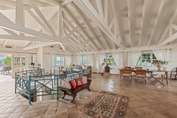 Characteristic Tropical Home on the Spanish Water – Jan Sofat