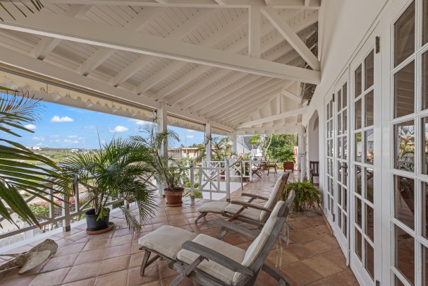 Characteristic Tropical Home on the Spanish Water – Jan Sofat