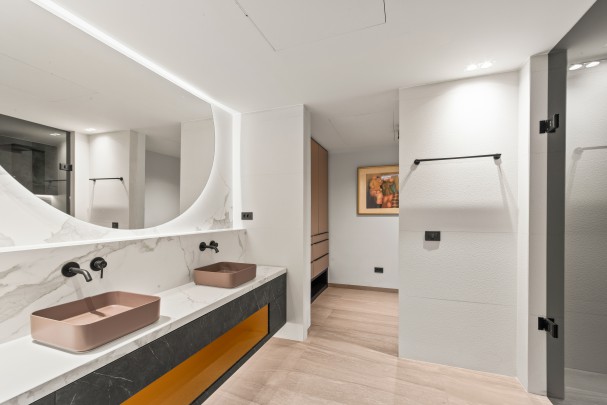 BlueBay - Luxe 3-slaapkamer appartement met panoramisch zeezicht