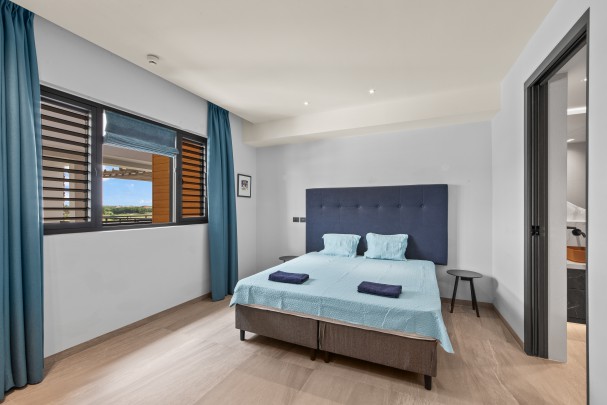 BlueBay - Luxe 3-slaapkamer appartement met panoramisch zeezicht