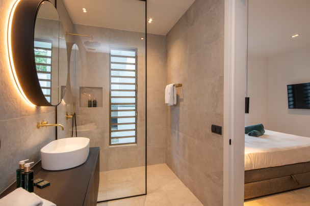 THE CAPE A7 – Luxueus appartement met zeezicht en privé zwembad