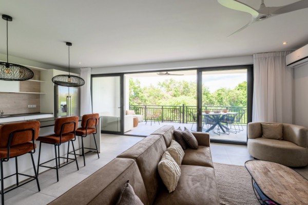 The Breeze Blue Bay - luxurious Apartments with pool nearby the beach