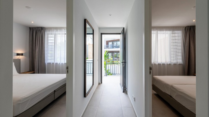 The Breeze Blue Bay - luxurious Apartments with pool nearby the beach