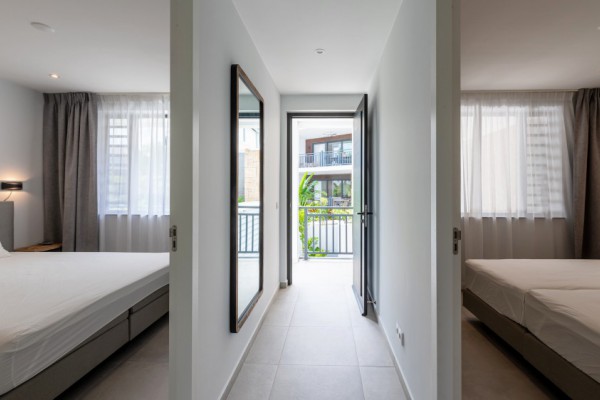 The Breeze Blue Bay - luxurious Apartments with pool nearby the beach