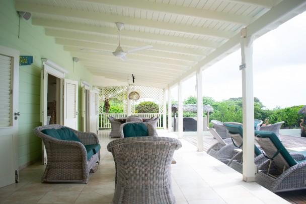 Luxe Ocean Front Villa in het Exclusieve Coral Estate Resort
