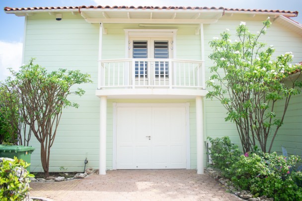 Luxury Ocean Front Villa in the exclusive Coral Estate Resort