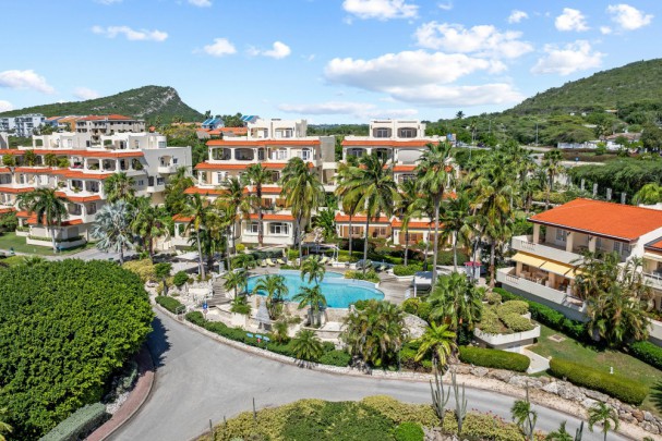 Royal Palm Resort - Luxury two-bedroom apartment with sea view