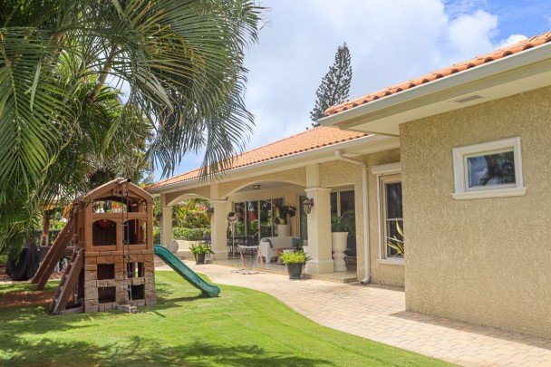 Toni Kunchi - Villa with apartment and beautiful green garden