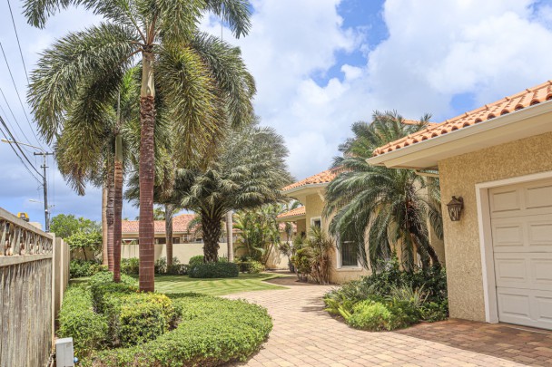 Toni Kunchi - Villa with apartment and beautiful green garden