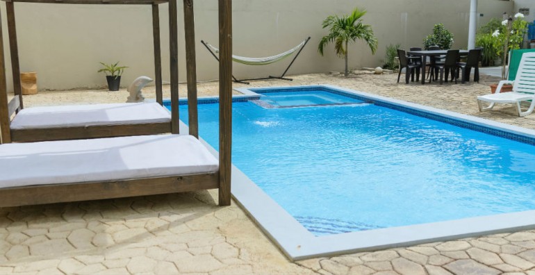 Mahuma-Nieuwe gemeubileerde 1 en 2-slk appartementen met zwembad