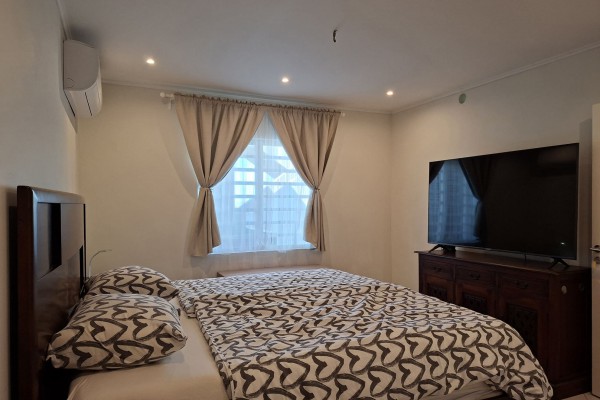 Kaya Modoc - Ruime woning met zwembad en aparte studio