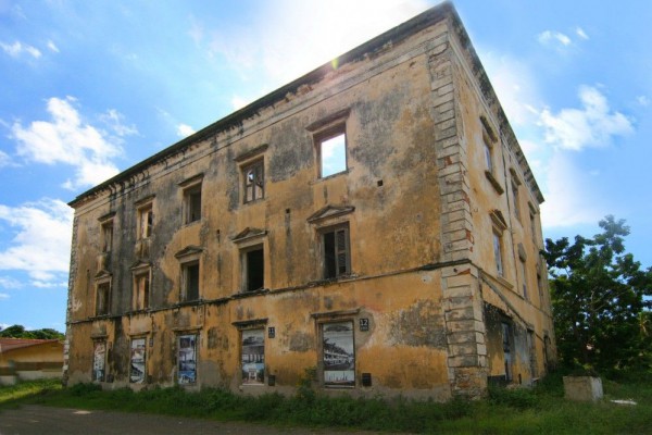 Monumental properties
