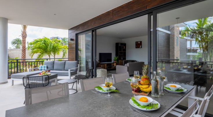 The Breeze Blue Bay - luxurious Apartments with pool nearby the beach