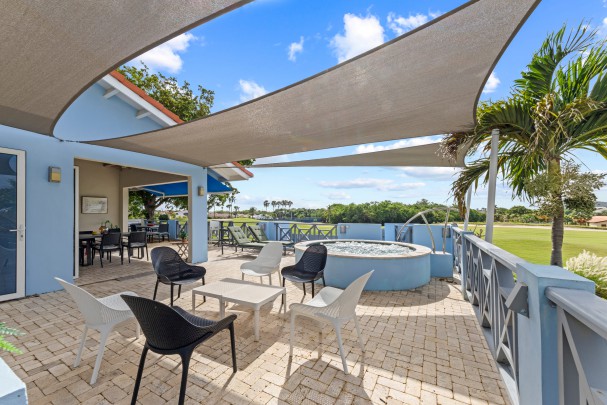 Blue Bay – Bungalow with golf view, jacuzzi & holiday rental option