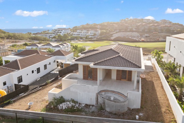 Blue Bay – High-end, luxurious newly built villa with rental potential