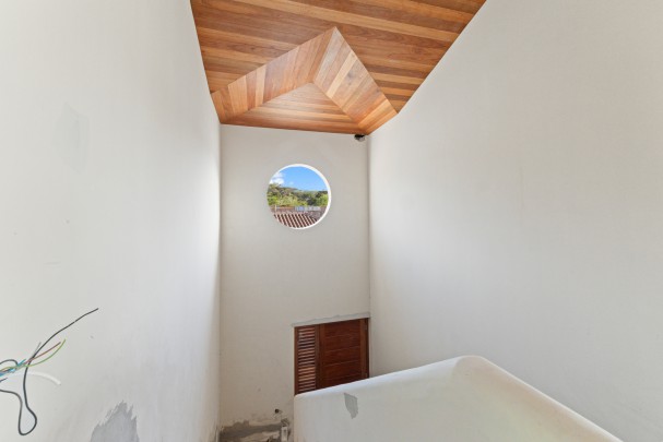 Blue Bay – High-end, luxurious newly built villa with rental potential