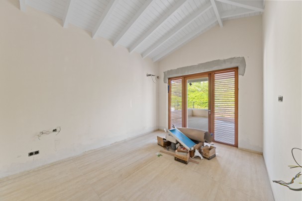 Blue Bay – High-end, luxurious newly built villa with rental potential