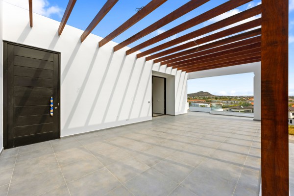 Blue Bay - Modern nieuwbouw huis met zwembad op Golf Resort met strand