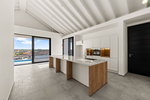 Blue Bay - Modern nieuwbouw huis met zwembad op Golf Resort met strand