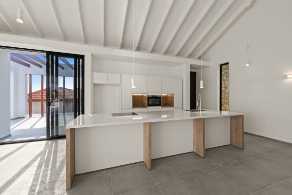 Blue Bay - Modern nieuwbouw huis met zwembad op Golf Resort met strand