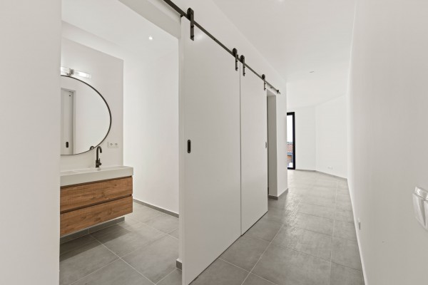 Blue Bay - Modern nieuwbouw huis met zwembad op Golf Resort met strand