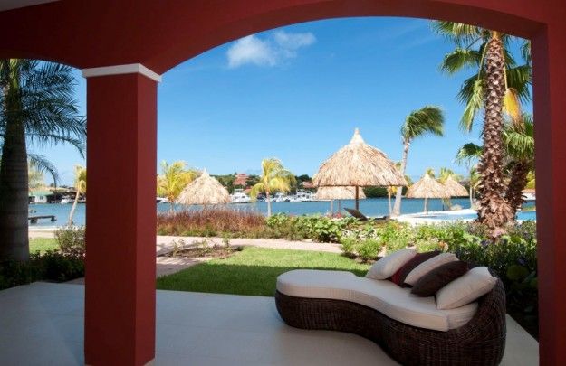 Spanish Water Apartments: Waterfront apartments in Caribbean for sale