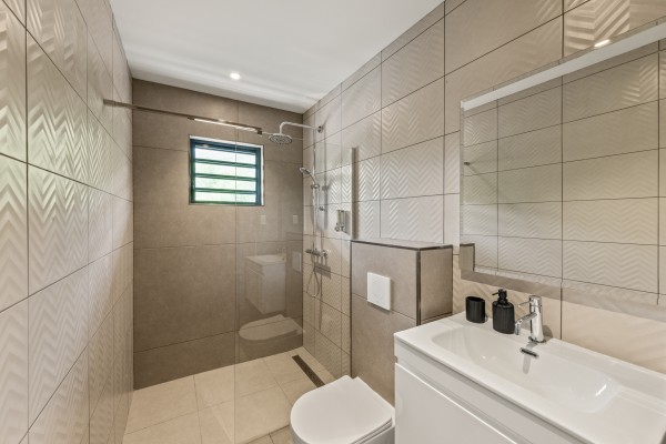 Vista Papaya Suites – Turnkey Multi-Unit Property in Westpunt