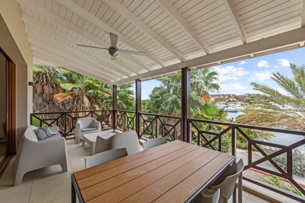 Spanish Water – Luxury Second Floor Apartment with Good ROI at beach