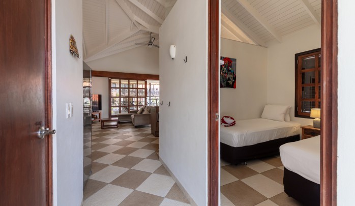 Blue Bay Village – Spacious 3 bedroom penthouse