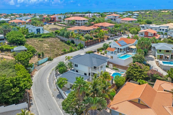 Vista Royal - Luxury property with rental potential and stunning views