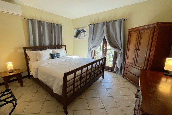 Vista Royal - Prachtige villa met appartement en zwembad
